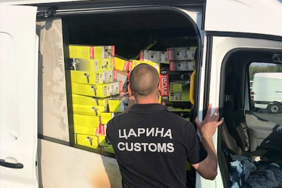 Sprečen pokušaj krijumčarenja većeg broja mašina i alata na Horgošu