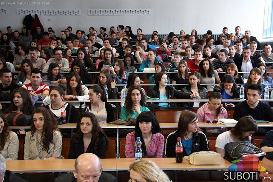 Studenti iz Bujanovca u poseti Ekonomskom fakultetu u Subotici