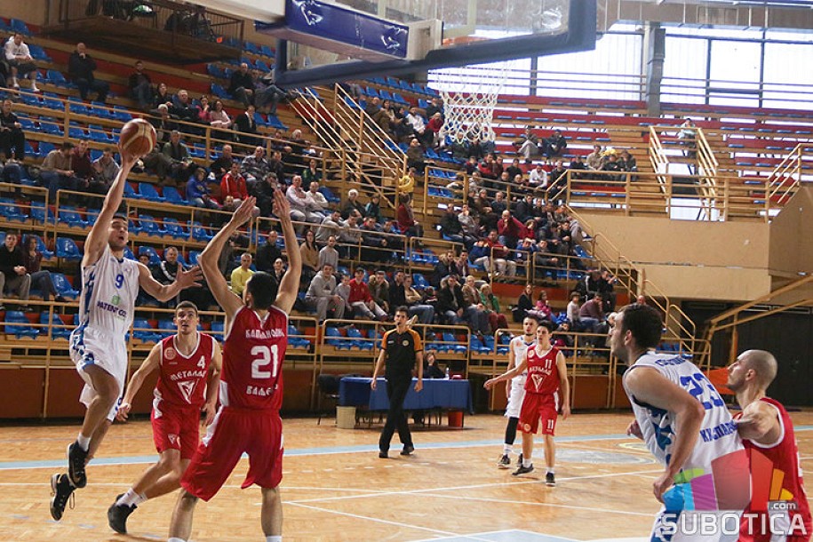 Košarka: Spartak poražen od Železničara (81:73)