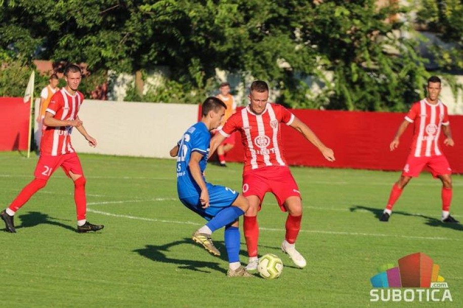 Fudbal: Bačka 1901 poražena od Mladosti (0:2), uz dva isključenja