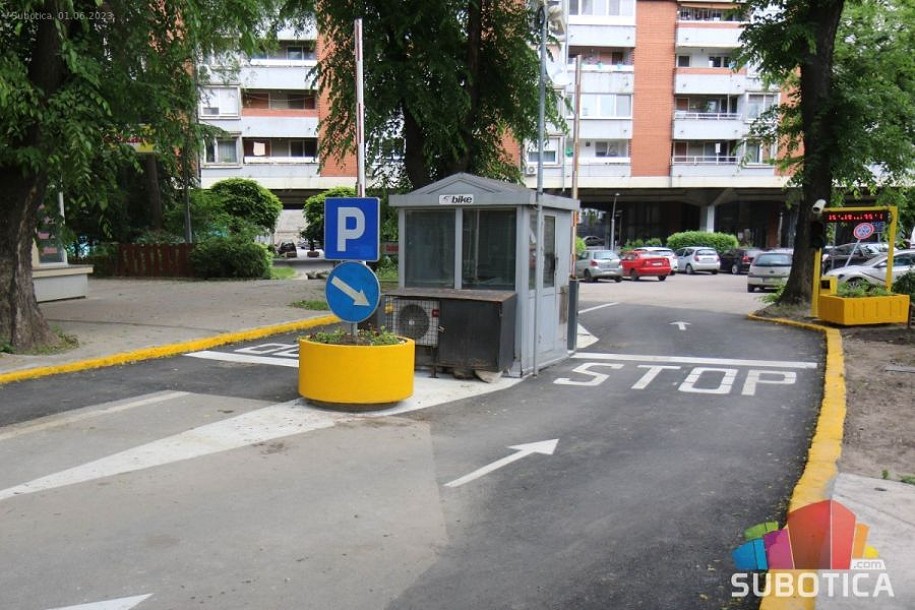 Parkiranje oko Otvorenog univerziteta od ponedeljka se ponovo naplaćuje