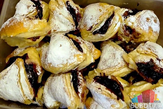 Miris detinjstva iz rerne - Salčići Nataše i Jove po meri tradicije
