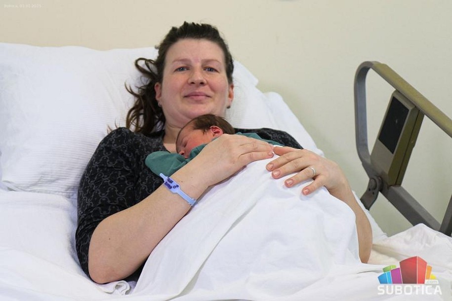 Prvog januara rođene četiri bebe - devojčica i tri dečaka