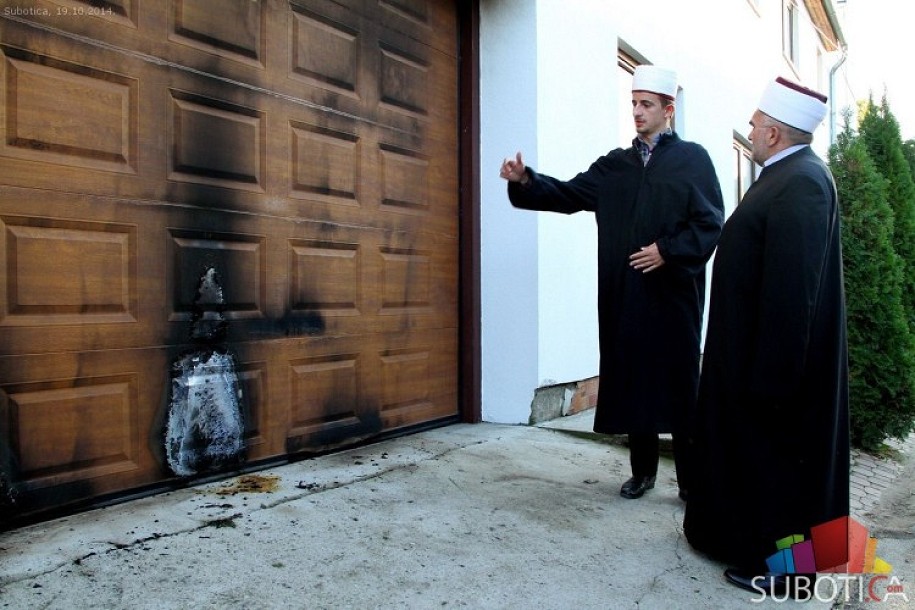 Muftija Mevlud Dudić: "Napad na džamiju uperen protiv Srbije"