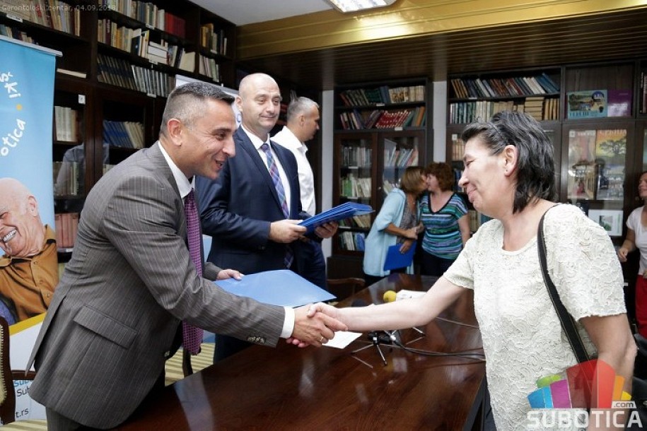 Deset gerontodomaćica dobilo zaposlenje