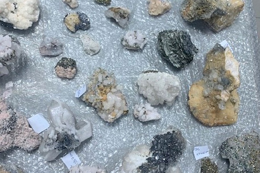 Sprečen pokušaj krijumčarenja oko 25 kilograma ruda i minerala