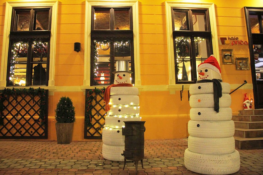 Kafe Priča - mesto gde stanuju "gumeni" Sneško Belići