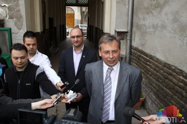 Više u kancelariji nego na odžaku