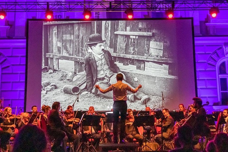 Čarolija filma, muzike, smeha i romantike... u Suboticu stižu Čarli Čaplin, Zagrebačka filharmonija i - Fil(M)harmonija!