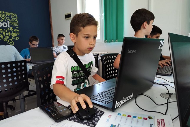 Logiscool i ovog leta organizuje digitalne kampove za decu, prijave u toku