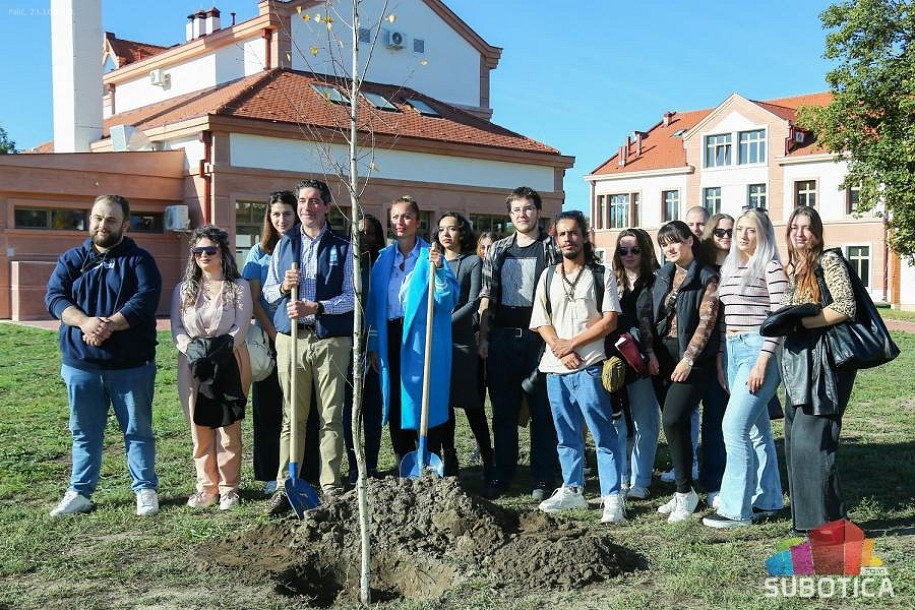 Mladi iz regiona poručuju: "Mi smo ti koji grade mostove i promovišu toleranciju"
