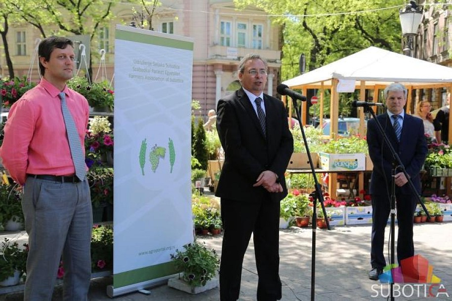 Otvorena Regionalna izložba i Vašar cveća i bašte - "Garden flora"