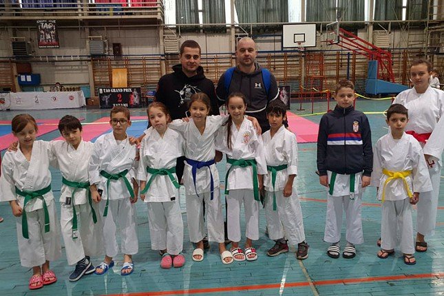 Karate: Trinaest medalja mlađih uzrasta "Spartak Enpija" u Temerinu
