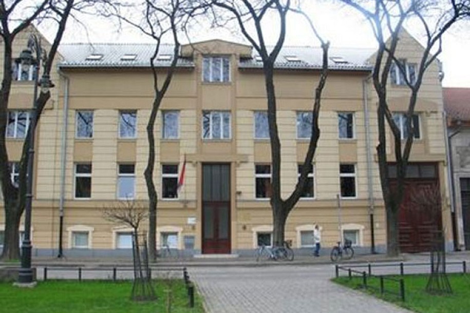 Učenici gimnazije Deže Kostolanji na takmičenju o demokratiji, socijalnom stanju i društvenim problemima