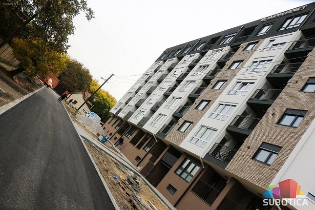 Asfaltirana Ulica Roke Šimokovića na Prozivci