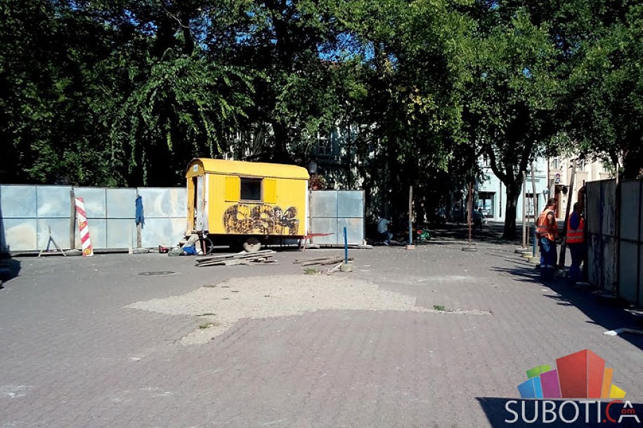 Počeli radovi na vraćanju spomenika Svetog trojstva