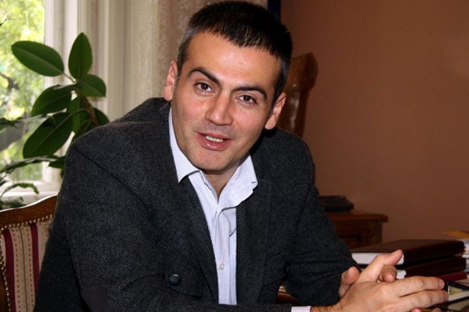 Miloš Stanković: Zatvaramo se u svet televizije i računara