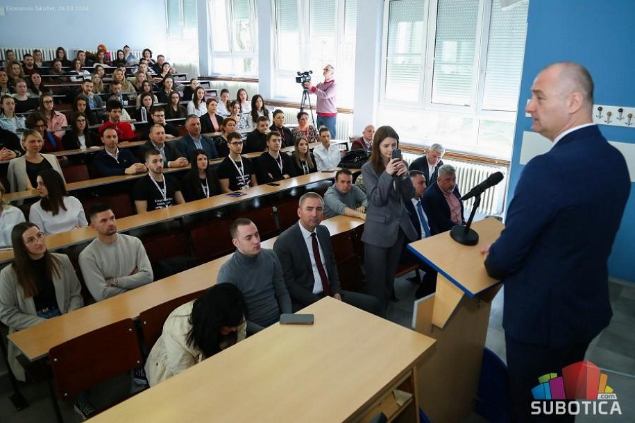 Na Ekonomskom fakultetu održan Sajam praksi i zapošljavanja