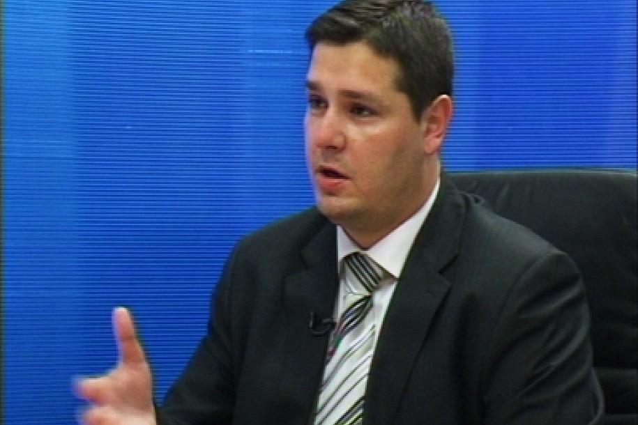 Dejan Antić: Zaokružite broj 1