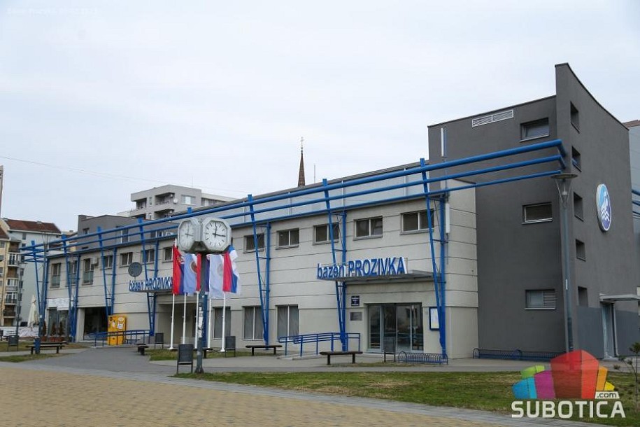 Sanacija "Zmajeve" fiskulturne sale i novi lift za osobe sa invaliditetom na bazenu "Prozivka" do kraja godine