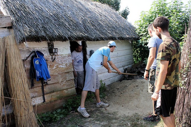 Kuća od slame i blata – prošlost ili budućnost?