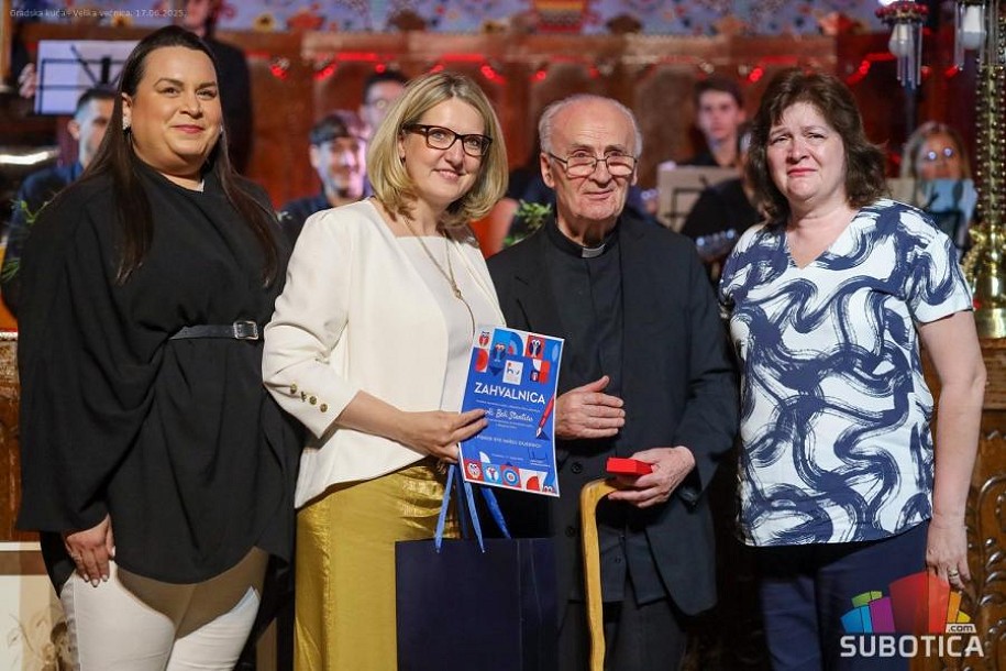 "Rasti gde si posejan" - obeležen Dan hrvatske zajednice u Srbiji