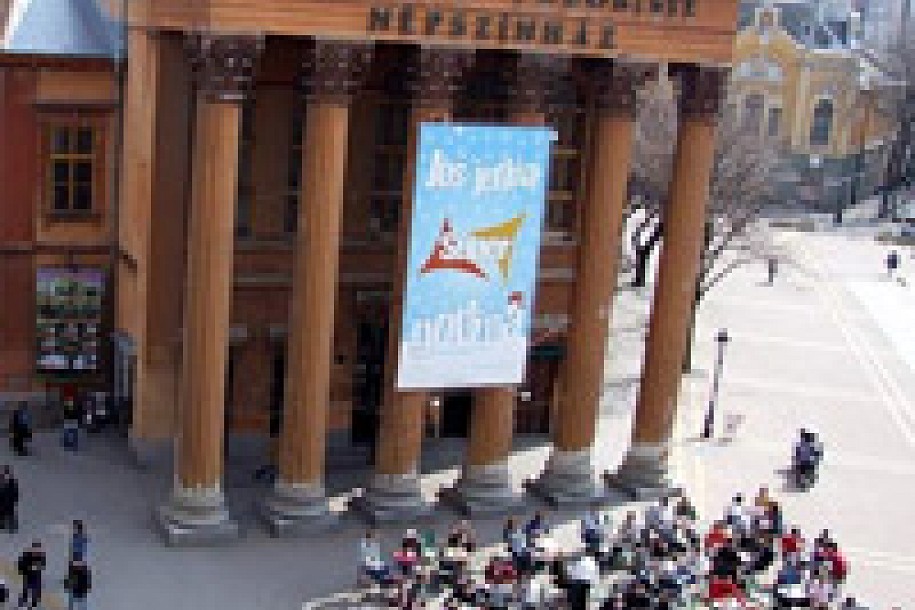 Skandalozan prekid gradnje - Nestalo 400.000 cigala sa Narodnog pozorišta