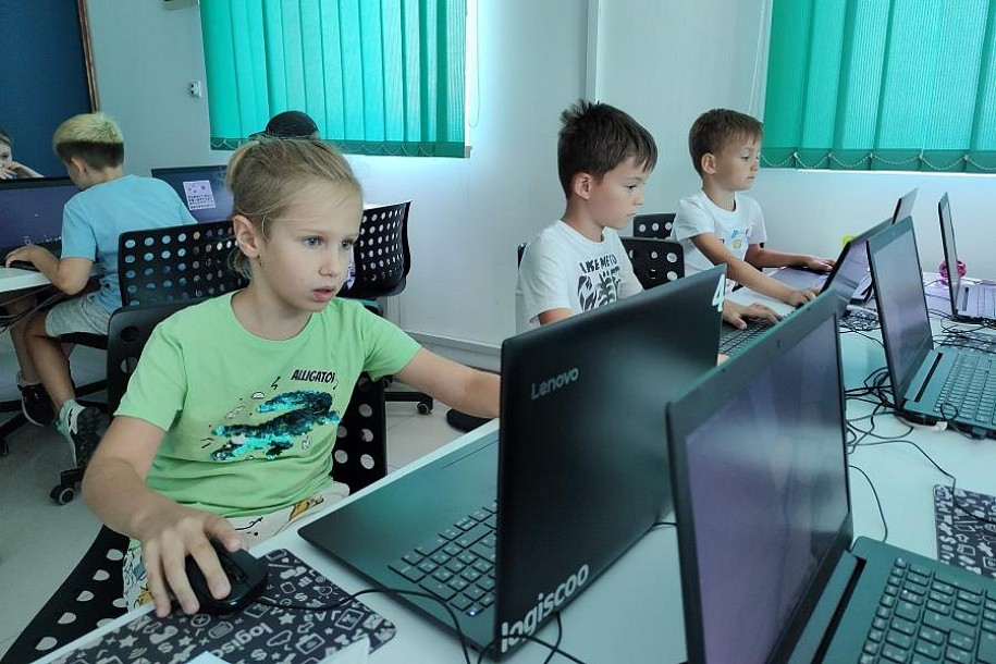 Logiscool kampovi: Mesto gde se igra pretvara u znanje!  
