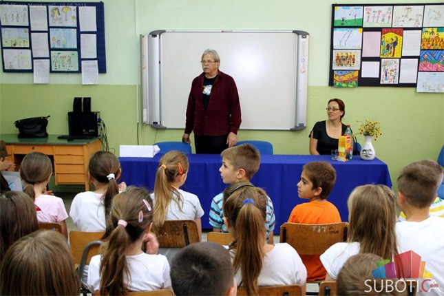 Ko nema u glavi, ima u knjizi