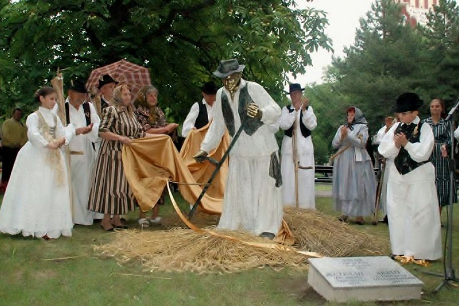 Otkriven spomenik Risaru