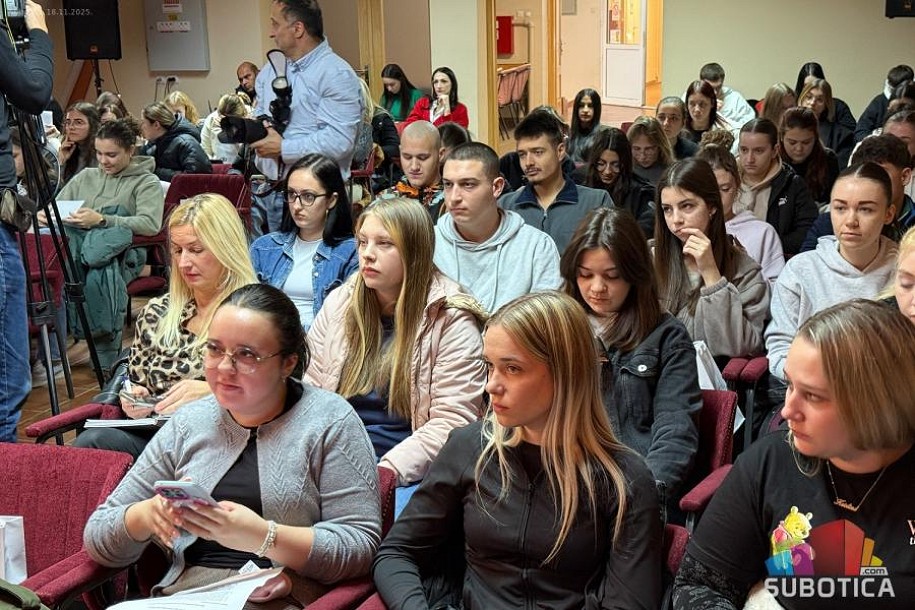 "Hajp na start" - Fond za razvoj podstiče mlade na preduzetništvo kroz edukativna predavanja