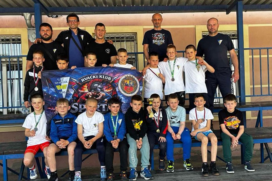 Rvanje: Spartak blistao u Kanjiži i Somboru – dve bronze u ekipnom plasmanu i pregršt medalja