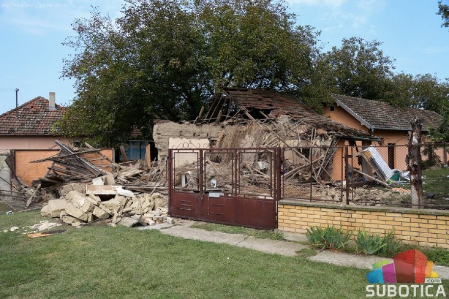 Eksplozija butan boce srušila kuću, jedan muškarac povređen