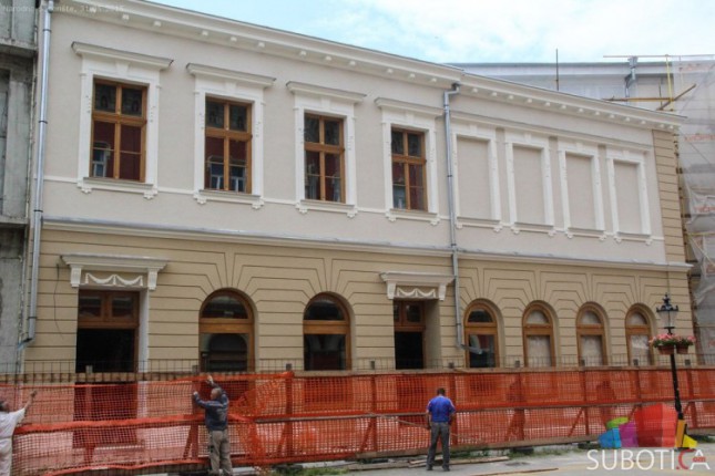 Otkriven deo fasade na Narodnom pozorištu