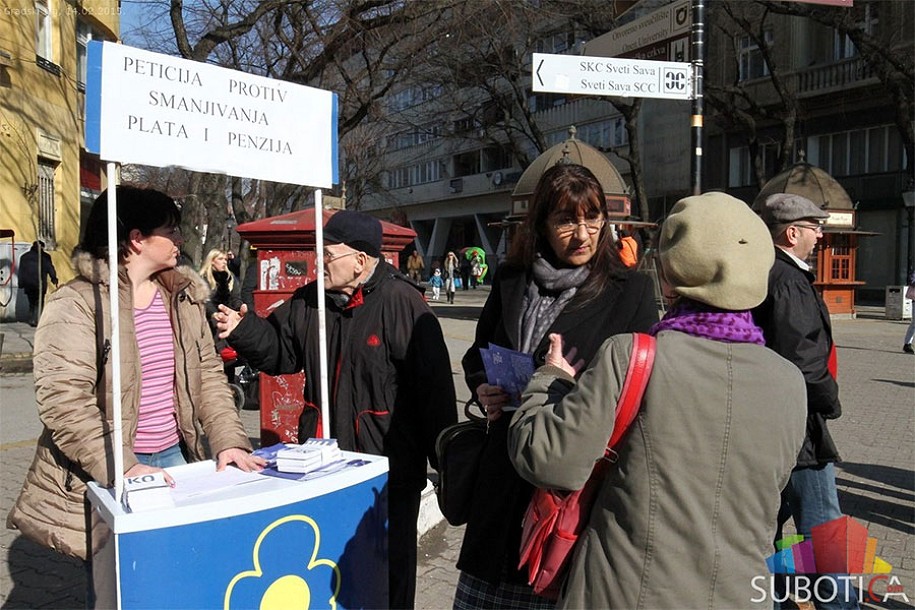 DS prikuplja potpise protiv smanjenja zarada