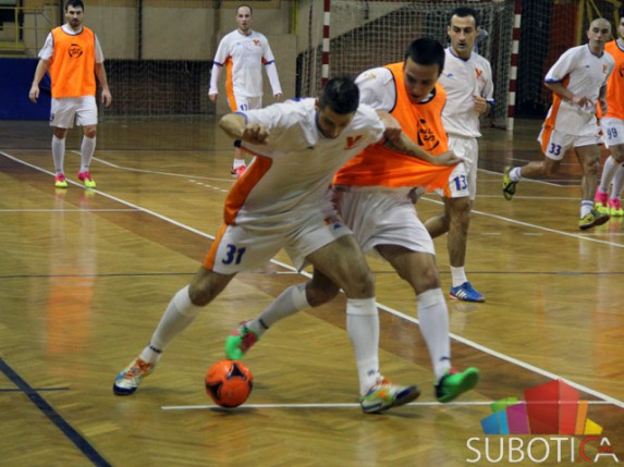 Ekipe "Kuća zdravlja" i "Šeki enterijeri" finalisti 41. Novogodišnjeg turnira u malom fudbalu