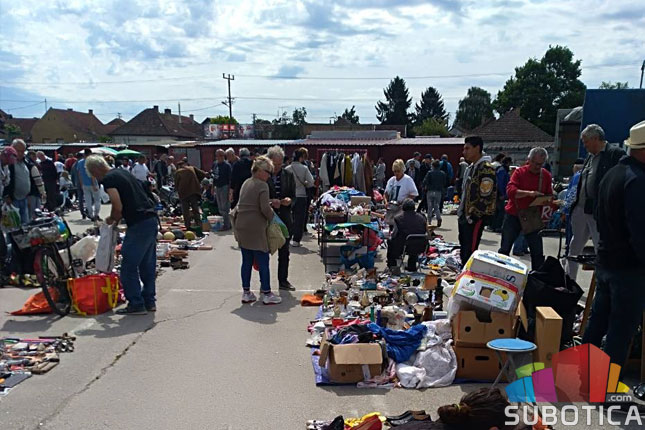 Stareška pijaca na Buvljaku