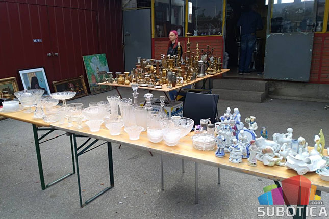 Stareška pijaca na Buvljaku