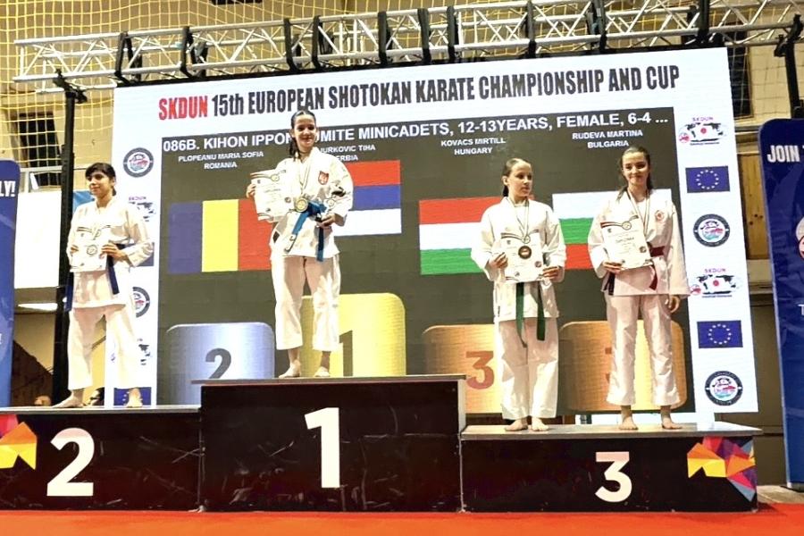 Karatisti Spartak-Enpija zablistali u Egeru: 38 medalja sa evropske scene