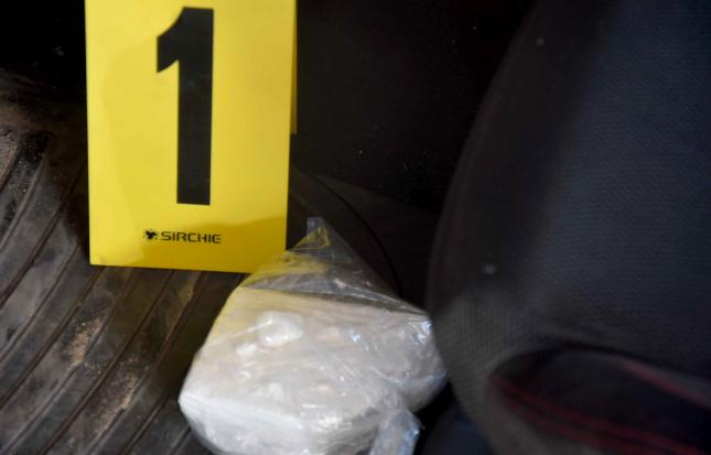 Uhapšeni tokom primopredaje 300 grama kokaina