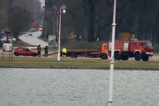 Izvađen automobil iz Palićkog jezera, nisu pronađene žrtve