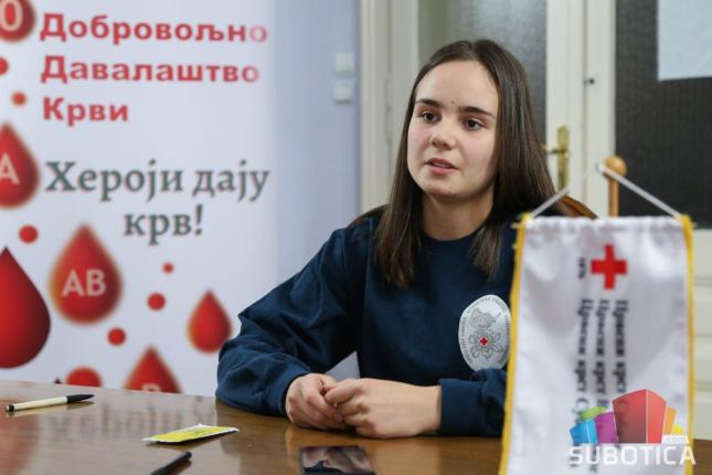 Volonteri su blago Crvenog krsta