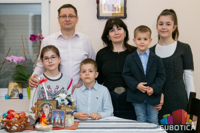 Porodica Gadžić Vaskrs proslavlja negujući tradiciju i duhovne vrednosti