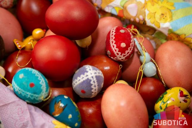 Porodica Gadžić Vaskrs proslavlja negujući tradiciju i duhovne vrednosti