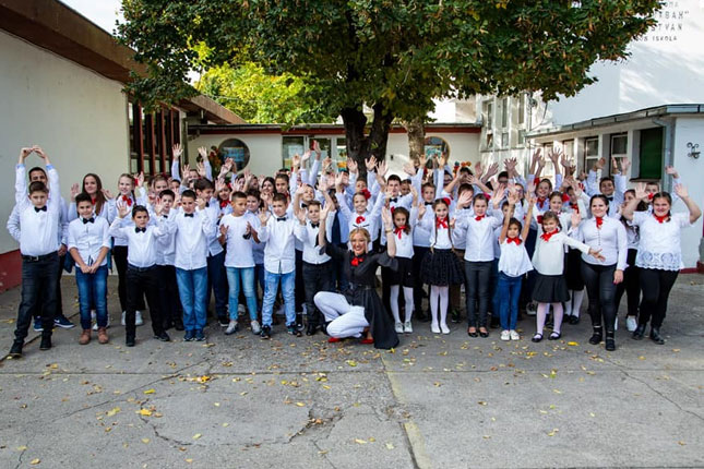 Grupa „Iskon“ dve decenije baštinari izvornu muziku Balkana, sutra nastupa na Letnjoj pozornici