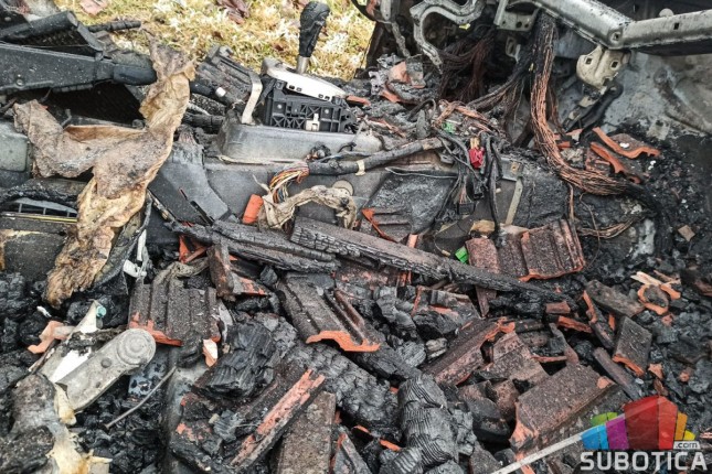 Požar u automehaničarskoj radionici, velika materijalna šteta, nema povređenih