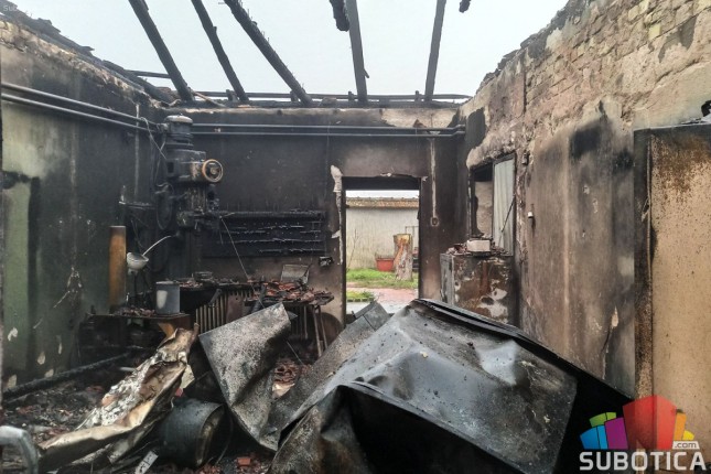 Požar u automehaničarskoj radionici, velika materijalna šteta, nema povređenih