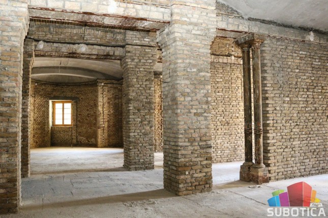 Sledi unutrašnje opremanje Narodnog pozorišta