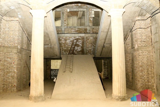 Sledi unutrašnje opremanje Narodnog pozorišta