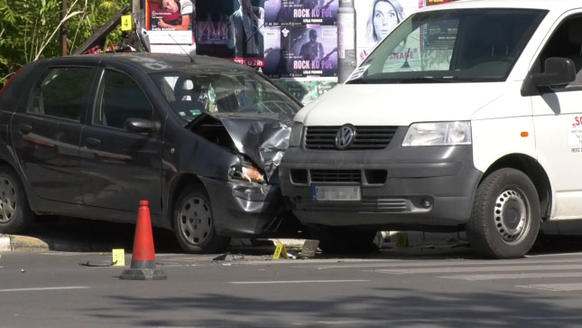 Izgubio kontrolu nad vozilom, teško povredio pešaka